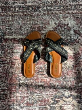 XOXO Black Cross-Strap Slide Sandals